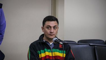 Pablo Badilla, el sujeto acusado de obligar a su expareja a tener relaciones sexuales y después intentar prenderla fuego rociándola con nafta. Pablo Badilla, el sujeto acusado de obligar a su expareja a tener relaciones sexuales y después intentar prenderla fuego rociándola con nafta.