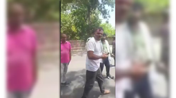 Un video viral muestra a un pasajero británico tambaleante, rodeado de rescatistas, mientras la atención se centra en su relato y en el destino de los demás pasajeros y habitantes de Meghaninagar