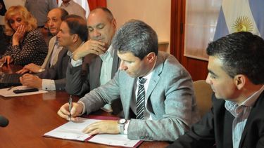 Avanzan con la última obra de electricidad de la nueva Ruta 40 Norte