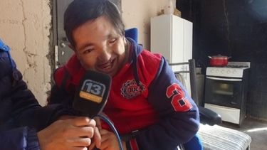 La emotiva historia de Panchito: 31 años con microcefalia
