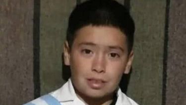 Piden cadenas de oración por el niño que cayó de un árbol en Rivadavia