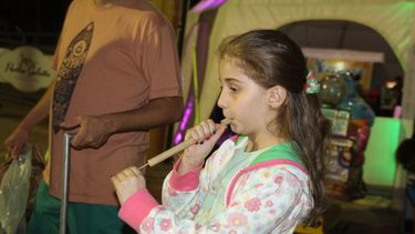 A pesar de la fresca la gente se le animó a la feria