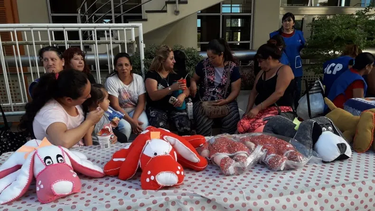Acusaron a manifestantes por herir con pirotecnia a una emprendedora de Amas de Casa