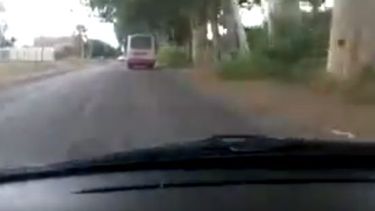 Video: filman un colectivo iba a más de 100 km/h en Rivadavia