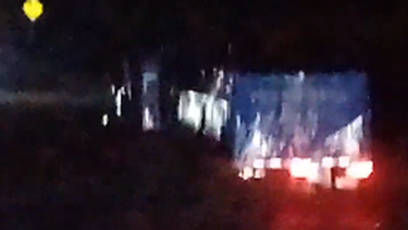 Creciente en Divisadero: Organizan rescates con máquinas por camiones varados