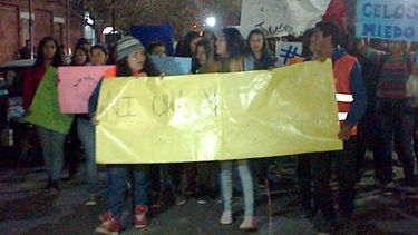 Caucete marchó por Romina Muñoz, la joven apuñalada