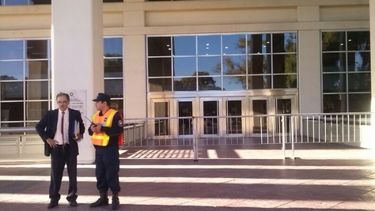 El Centro Cívico amaneció vallado