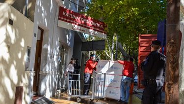 San Juan recibió miles de nuevas dosis de vacunas contra el COVID y la gripe