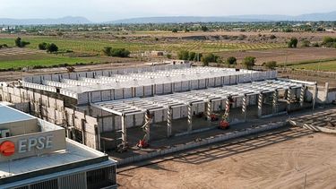 A medio año de iniciada la obra, una vueltita aérea por la megafábrica que más promete en San Juan