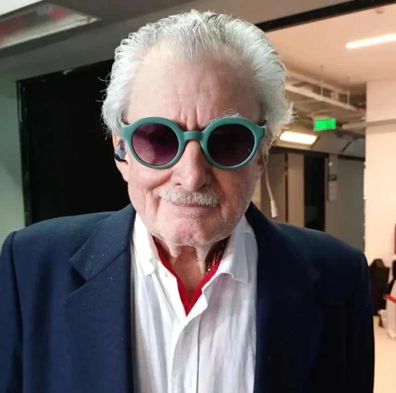 mario-mactas-brillo-en-television-con-su-columna-de-opinion-el-toque-mactas-en-tn-foto-instagram-soymariomactas-YG4DNEJPENBMJJ4UR6PJRP54EE