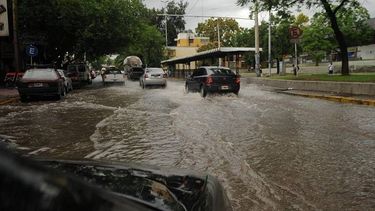 Rige un alerta para San Juan y la lluvia llegó a Mendoza