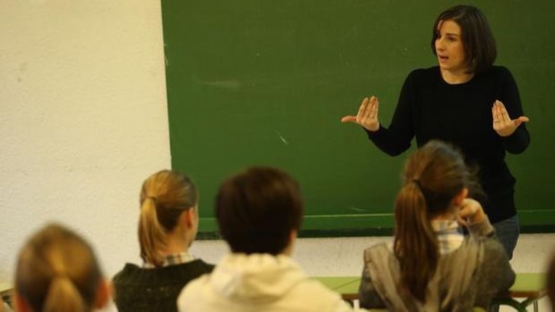 escuelas docentes profesoras colegio san juan cargos secundaria.jpg