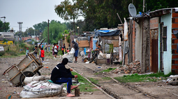 Según el INDEC volvió a bajar la pobreza Según el INDEC volvió a bajar la pobreza