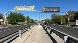 Los lectores de patentes recién instalados en los pórticos de la Circunvalación actuarán dentro del sistema del Anillo Digital Nacional conectados al CISEM 911. Los lectores de patentes recién instalados en los pórticos de la Circunvalación actuarán dentro del sistema del Anillo Digital Nacional conectados al CISEM 911.