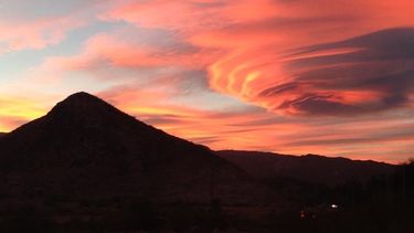 Las increíbles formaciones de las nubes en el Cerro Blanco