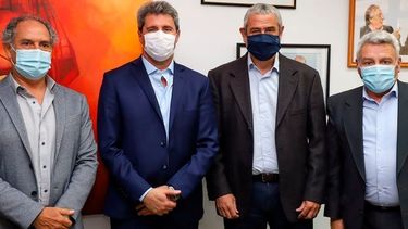 Uñac, con Ferraresi: analizó el avance de las casi 5.000 casas en construcción en San Juan