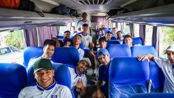 Mate, buena onda y cuarteto: con la ilusión a cuestas, así partía Unión rumbo al estadio de FADEP Mate, buena onda y cuarteto: con la ilusión a cuestas, así partía Unión rumbo al estadio de FADEP