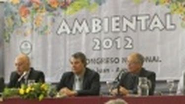 Junto a especialistas de todo el país arrancó el Ambiental 2012