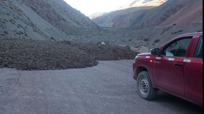 En imágenes: así es el alud que cortó el Paso de Agua Negra