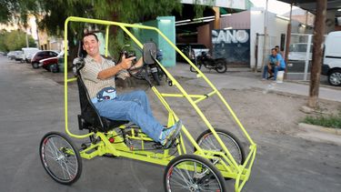 Enzo, el sanjuanino con parálisis cerebral, dueño de la primer bici-auto del paísLa historia de Enzo y su bicicleta mágica
