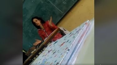 Docente caucetera trató a sus alumnos de autistas, la filmaron y tuvo que renunciar
