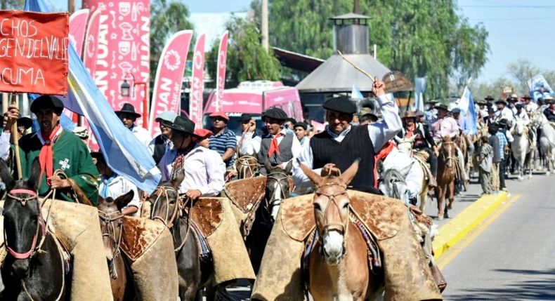 La Cabalgata de la Fe a la Difunta Correa mueve familias enteras todos los años.