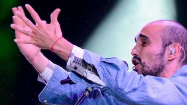 Abel Pintos deslumbró con un imponente show en la fría noche