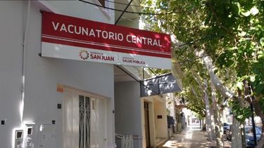 El Vacunatorio Central, dos días sin atender por mudanza: conocé su nueva dirección