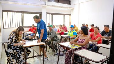 Más de 1.000 empleados municipales de la Capital rindieron para pasar a planta permanente