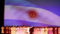 El Teatro del Bicentenario convoca a bailarines para la Gala Patria