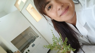 Belén Heredia, la joven sanjuanina que creó un sistema para limpiar suelos contaminados utilizando plantas.