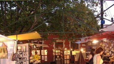 Sin perritos y sin autitos, este domingo vuelve la Feria de las Pulgas