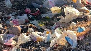 Video: indignación por un basural en Barreal, cerca del río San Juan