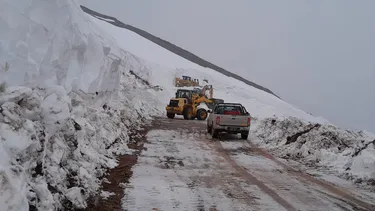 Las tareas de Vialidad Nacional en alta montaña, de cara a la habilitación del Paso de Agua Negra en la temporada 2023-2024.