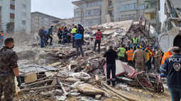 Sigue el terror en Turquía: un nuevo terremoto azota al país