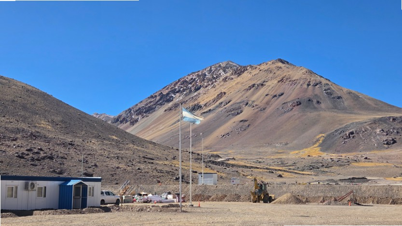 El megaproyecto de cobre Los Azules refuerza un área clave de comunicación, en plena etapa de crecimiento
