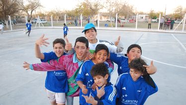 Playón deportivo y juegos a la plaza del barrio Neuquén