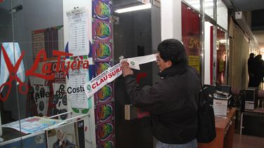 Desalojo y clausura en la Galería Rivadavia