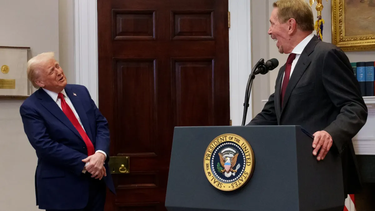 Quién es el magnate que superó a Elon Musk por un ratito como el hombre más rico del mundo