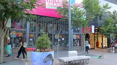 Dos cadenas gigantes de San Juan no atendieron al público por la muerte de un conocido empresario