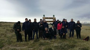 Malvinas: del día negro de la flota británica a la arena blanca de Berthas Beach