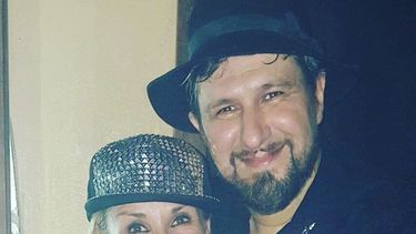 Sandra y Cucho, juntos a la par