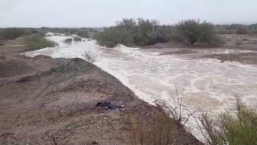 Impresionantes videos de la bajada de crecida en Matagusanos
