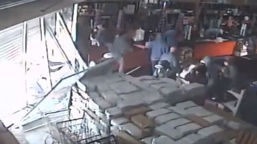 Video: así fue el saqueo masivo en un negocio de Villa Krause