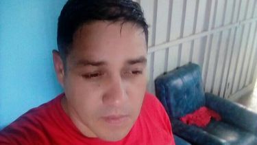 Este es Jesús, el motociclista que falleció tras chocar contra un árbol en Chimbas