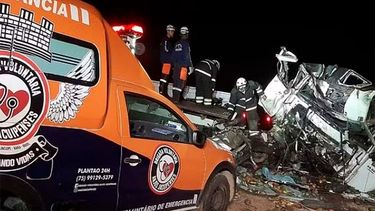 Un trágico siniestro vial se cobró la vida de 25 personas en Brasil.