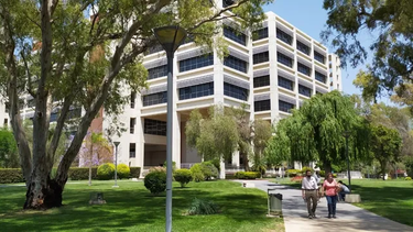 Con una suba del 2,8%, la administración pública de San Juan cobrará los sueldos el 31 de mayo