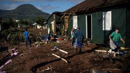 Brasil, sumido en el dolor por los fallecidos y el desastre que dejó el ciclón.