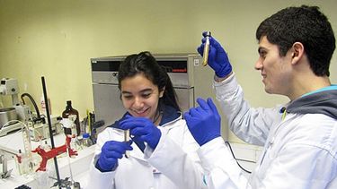 Otro concurso para jóvenes sanjuaninos científicos, ¡pueden ganar notebooks y tablets!