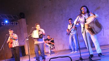 Gran despliegue de música y danza en el espectáculo de Agua Negra
